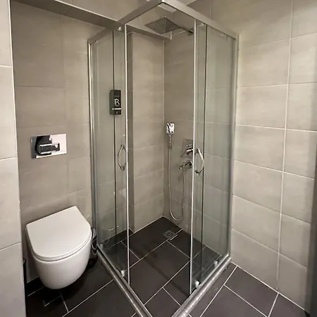 Hotel The Royals 3*