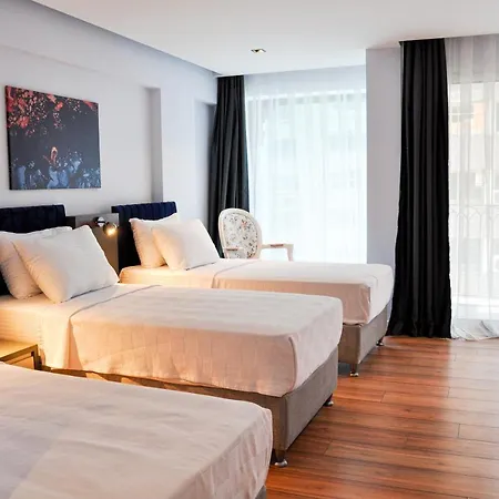 Hotel The Royals 3*
