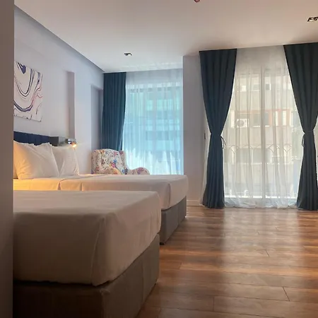 The Royals Hotel