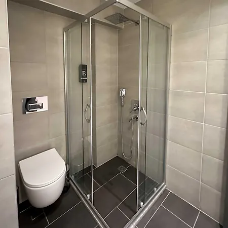 Отель The Royals